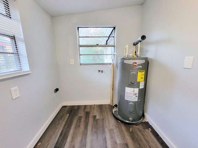 Foto del edificio - Beautiful 3/2 House for Rent