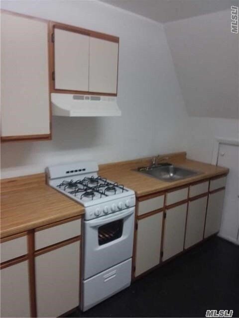 Foto del edificio - 106-28 Ditmars Blvd