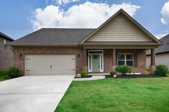 Building Photo - 171 Kingswood Dr