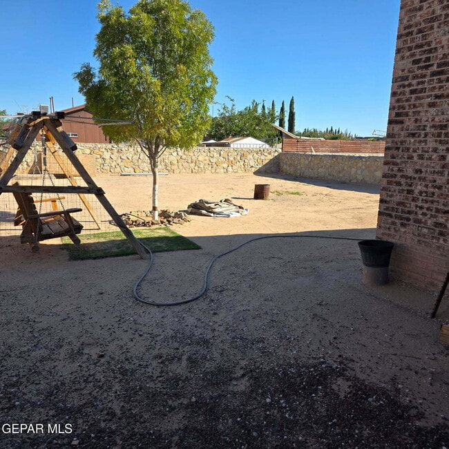 Building Photo - 14453 Desierto Bueno Ave