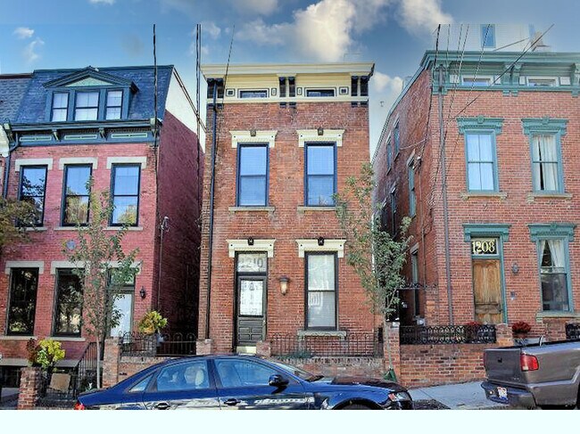 Building Photo - 1210 Louden St