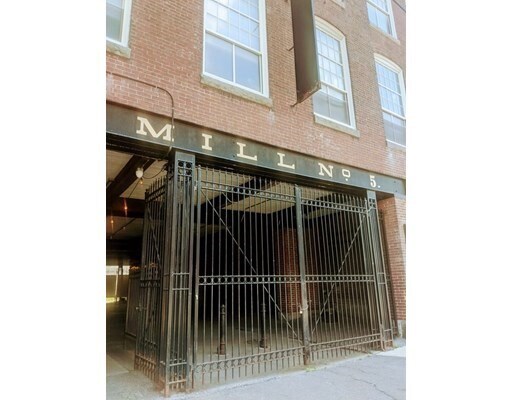 Primary Photo - 240 Jackson St