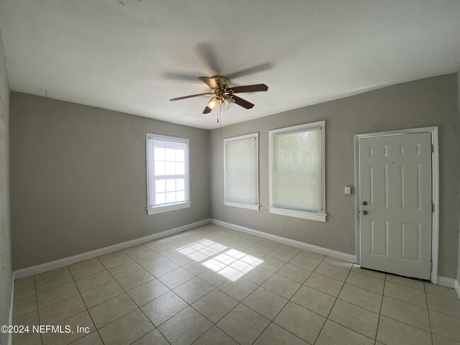 Building Photo - 2671 Forbes St
