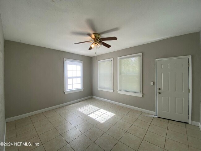 Foto del edificio - 2671 Forbes St