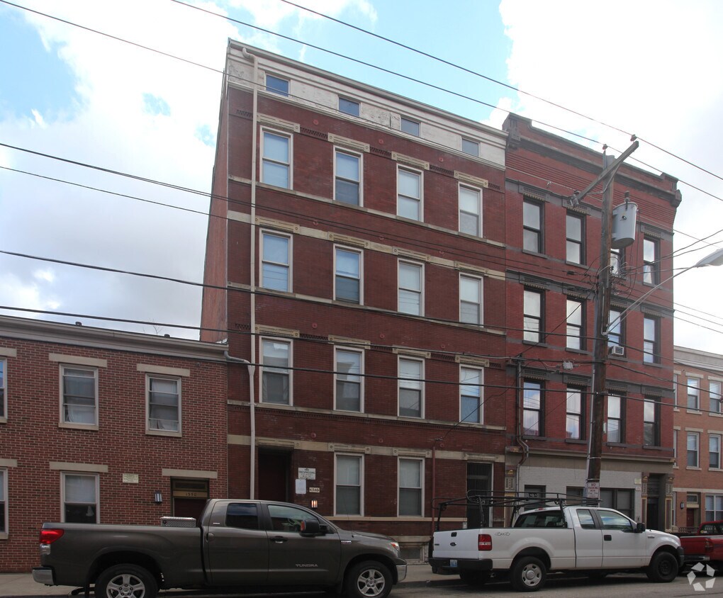 Primary Photo - 1346 Walnut St