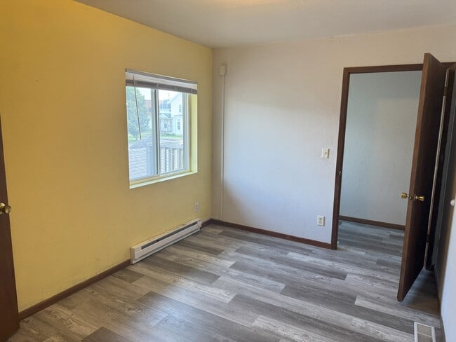 Building Photo - 428 Chippewa St