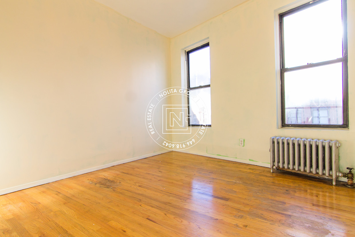 BR 1 - 371 Broome St