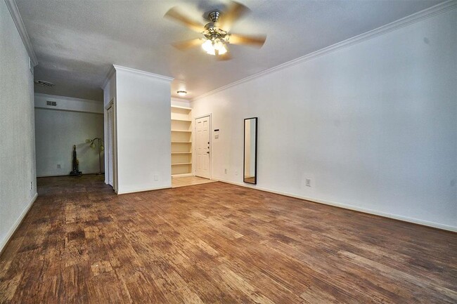 Foto del edificio - 2255 Braeswood Park Dr