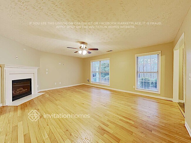 Foto del edificio - 690 Castlebrooke Dr SE