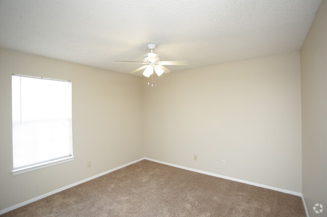 2BR, 2BA - Watermark_915 SF - Woodlake Village Apartments