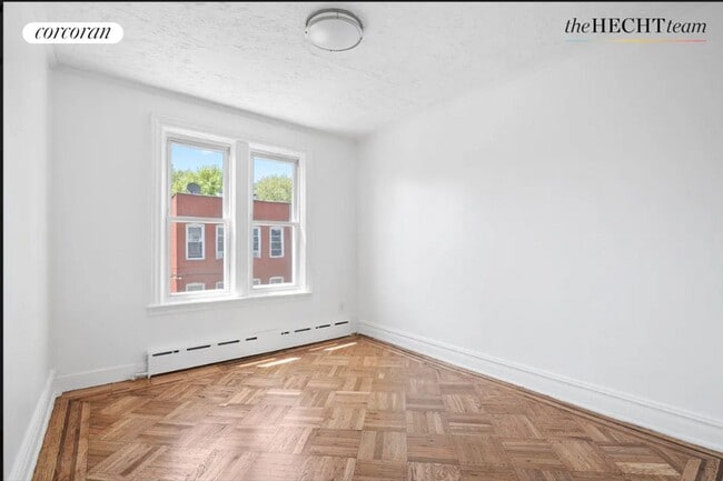 Building Photo - 216 E 93rd St