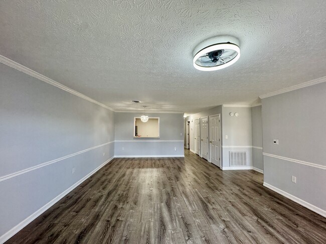 Foto del edificio - 101 Pinewood Dr