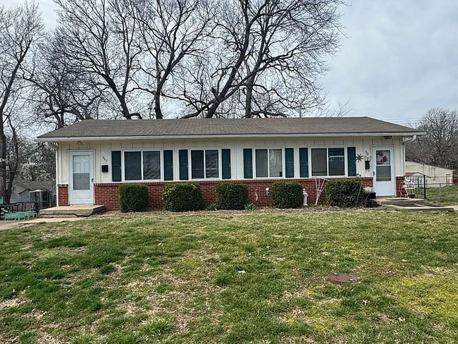 Building Photo - 500 Maier Dr