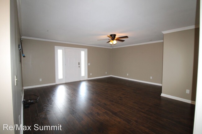 Building Photo - 3 br, 2 bath House - 695 E. Brewington Road