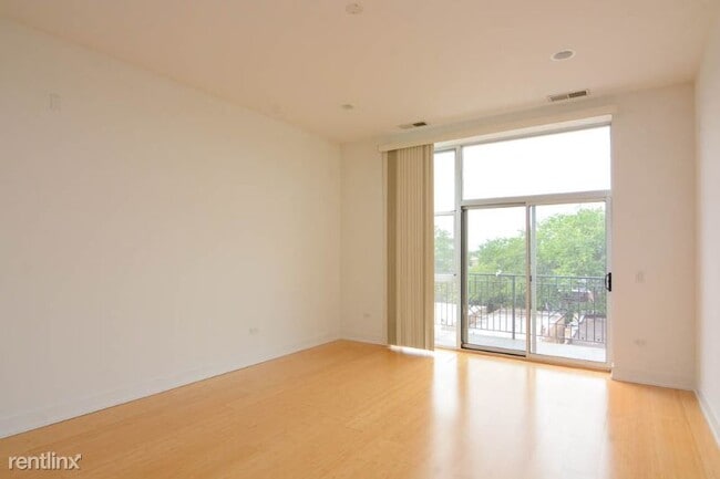 Building Photo - 4730 N Kimball Ave