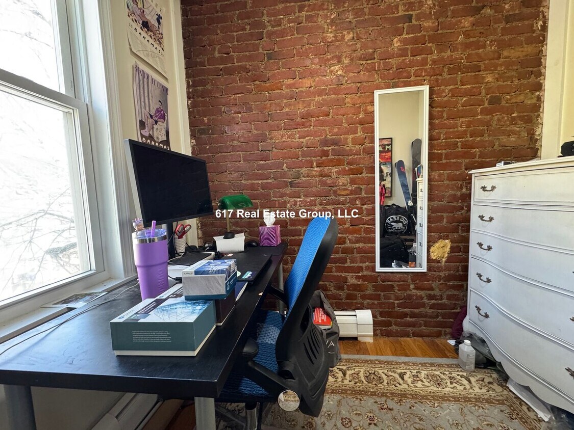 Foto del edificio - Beautiful Brookline 1.5 bed available 9/1