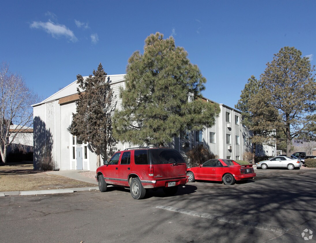 Cedar Creek Club Apartments Colorado Springs, CO