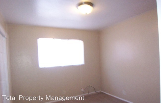 Building Photo - 3 br, 2 bath House - 636 S. Sacramento