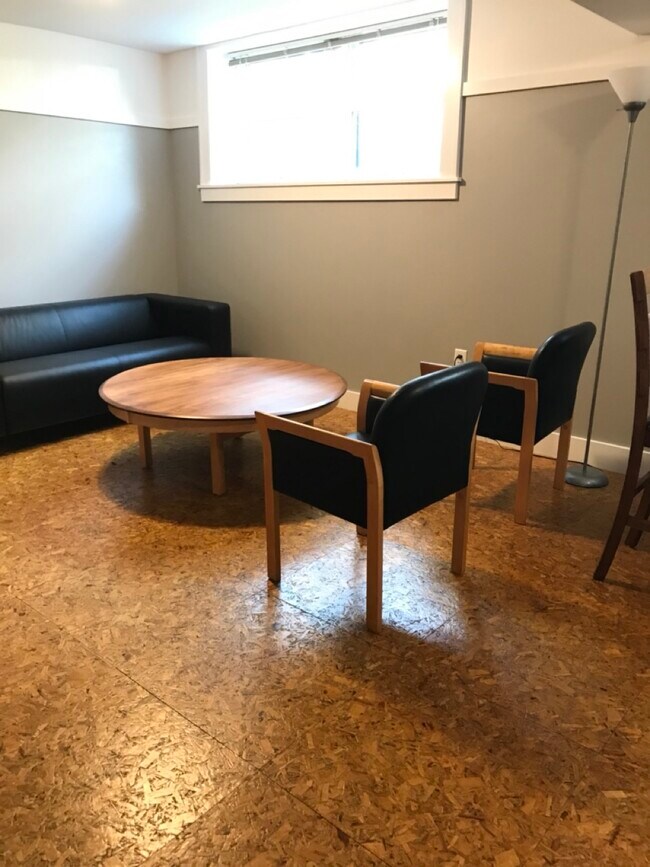 Sala de estar - 313 E Davenport St