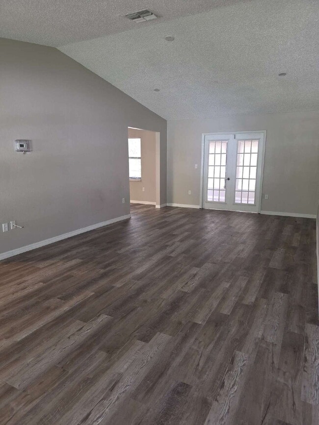Foto del edificio - 3 bedroom home in Historic Tarpon Springs