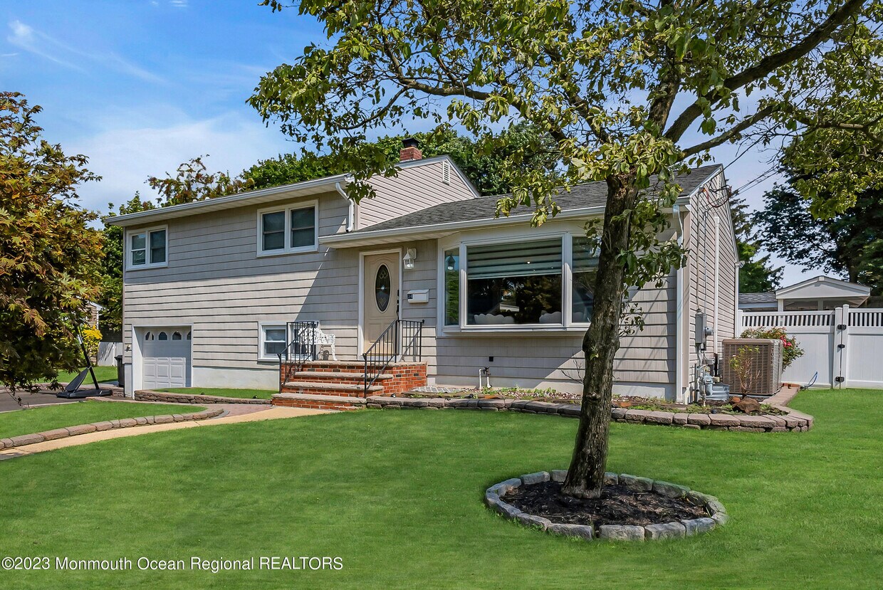 Foto principal - 34 Hilltop Rd