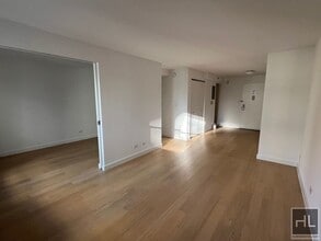 Building Photo - East 39th Street