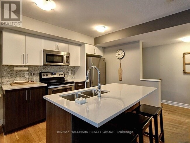 Building Photo - 303A DES TILLEULS Pvt