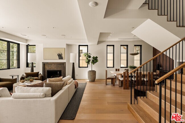 Foto del edificio - 4256 Camellia Ave