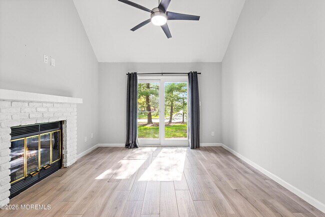 Foto del edificio - 15 Twain Ct