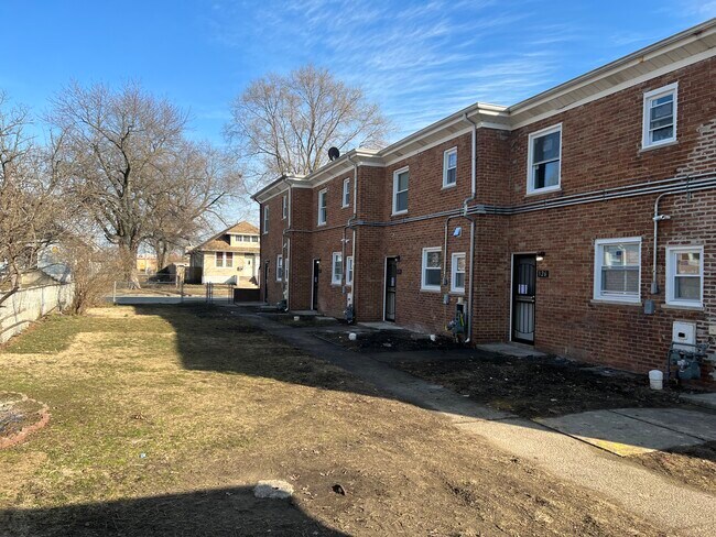 Building Photo - 120 Sibley Blvd