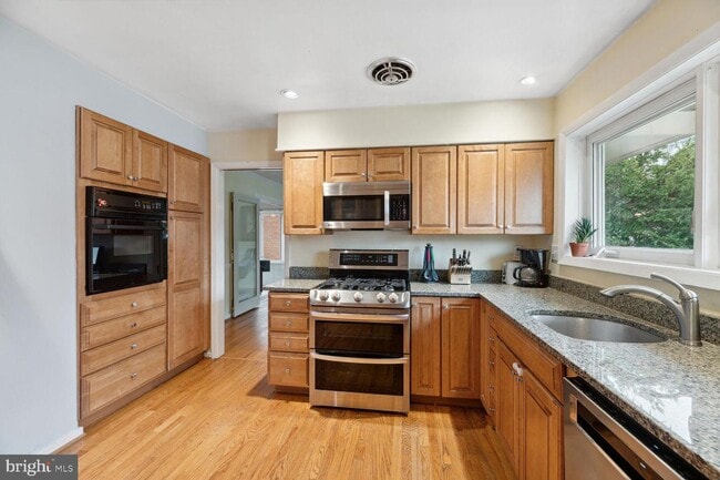 Foto del edificio - 6909 Andover Dr