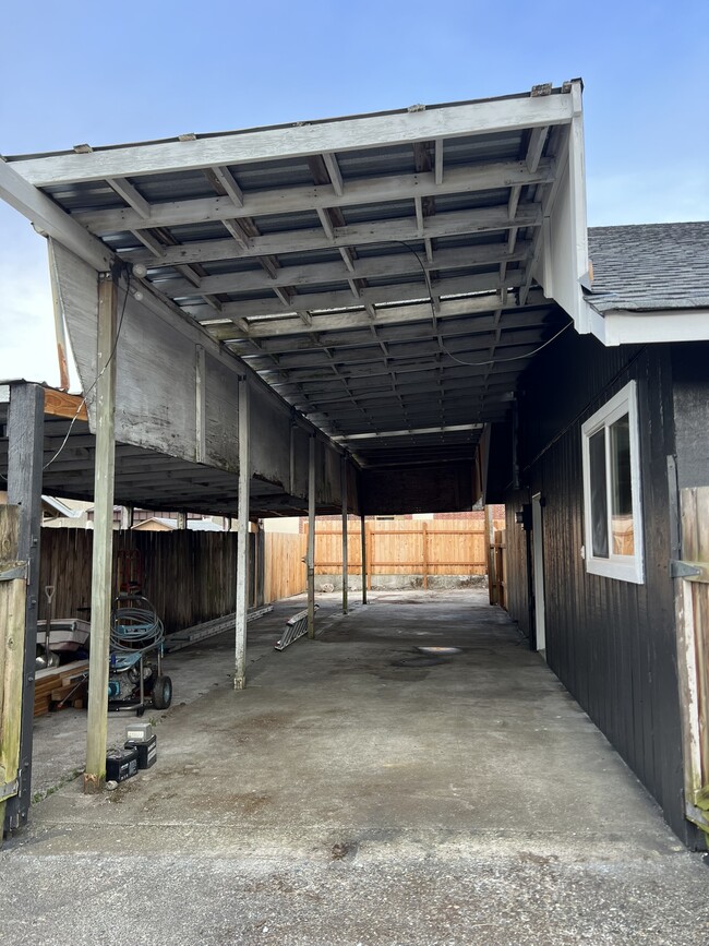 Photo - 2394 Lodgepole Dr SE House