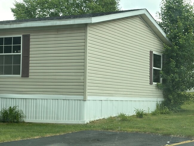 Building Photo - 318 Hunters Rill