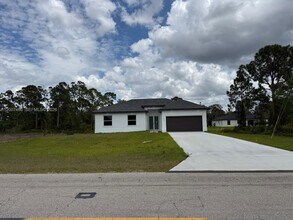 Building Photo - 1089 Eisenhower Blvd