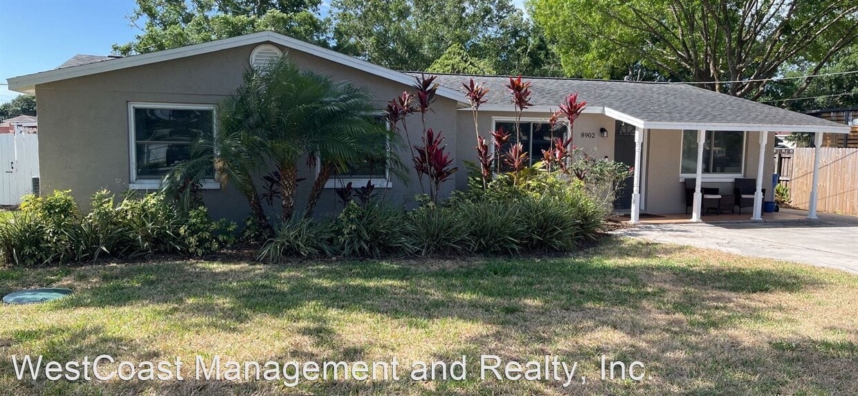 Primary Photo - 4 br, 2.5 bath House - 8902 W. Cluster Ave.