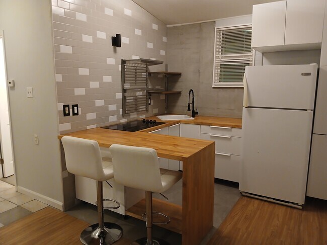 Foto del edificio - 2604 Rogers Ave