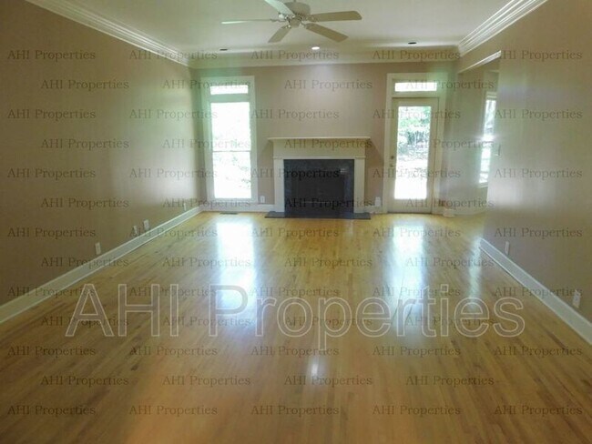 Foto del edificio - 1086 Hermitage Cir