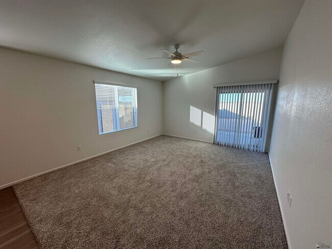 Foto del edificio - 4612 S Desert Willow Wy