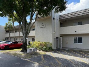 Building Photo - 2900 Fiore Way