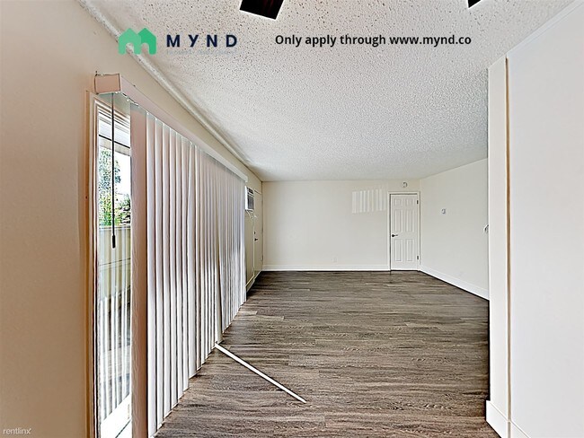 Building Photo - 2 br, 1 bath  - 1025 35th Ave Apt 11 Apt 11