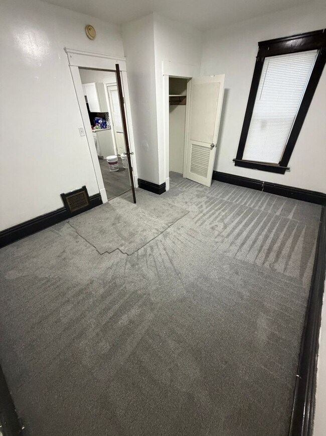 Building Photo - Beautifully redone 4-bedroom, 2-bath home available!