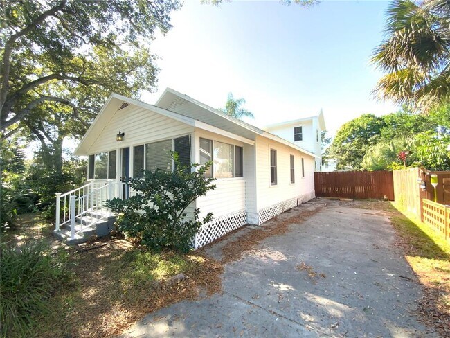 Foto del edificio - 3100 10th St N