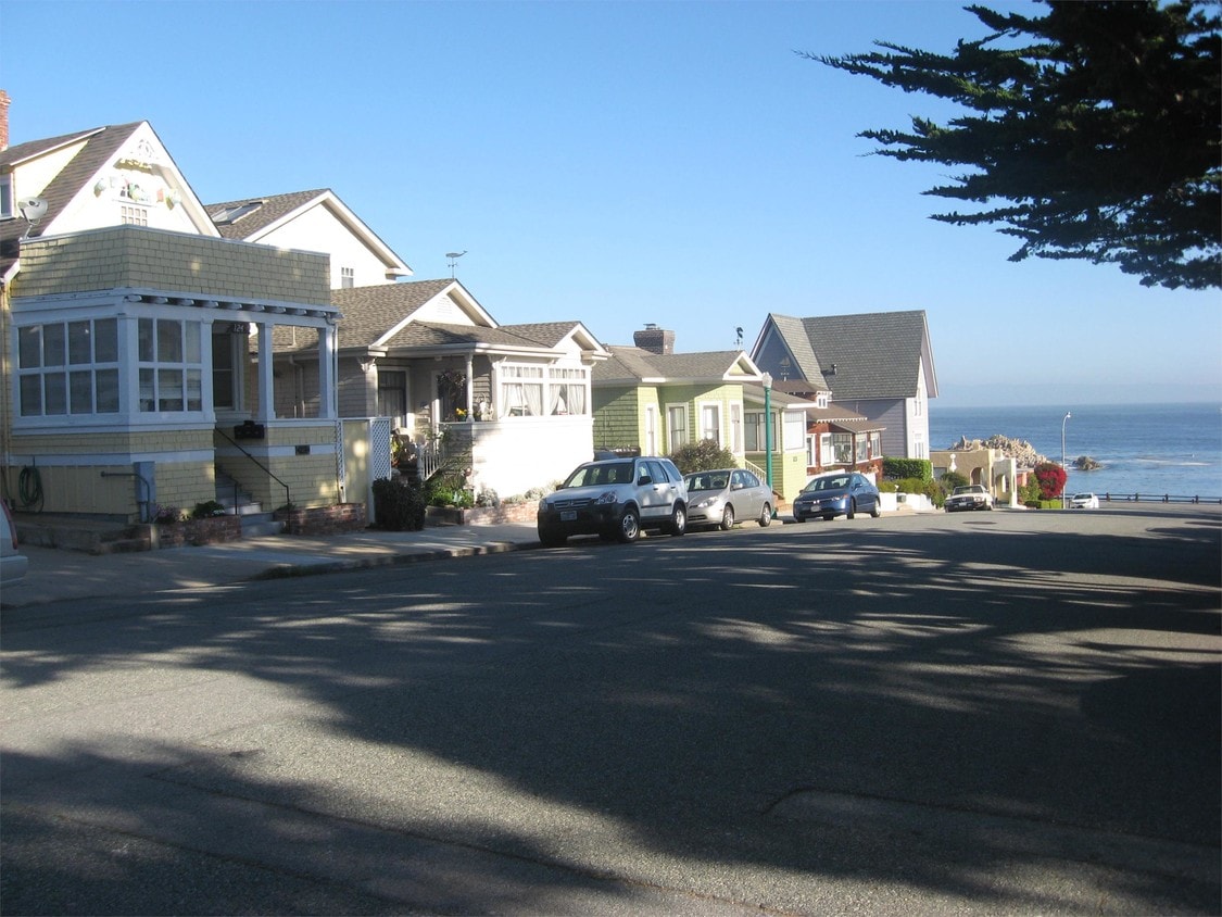 Primary Photo - 124 Grand Ave
