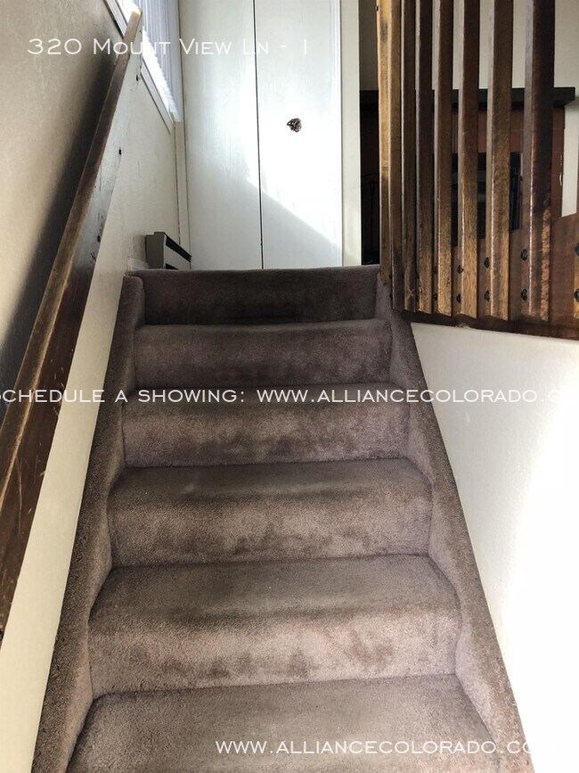 Foto del edificio - 320 Mt View Ln