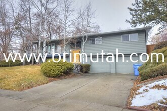 Building Photo - 4717 Naniloa Dr