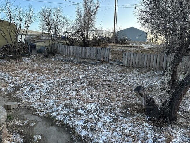 Building Photo - 1544 3rd St