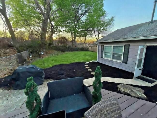 Foto del edificio - Tiehen Realty - Booth