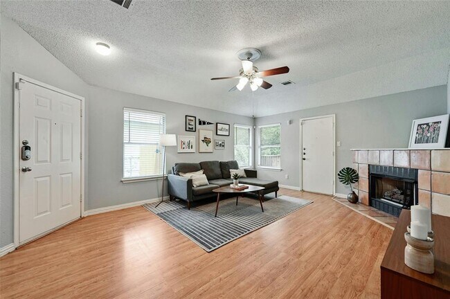 Building Photo - 8145 Huddleston Ln