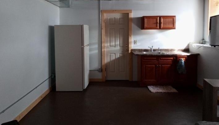 Building Photo - 118 E Railroad St