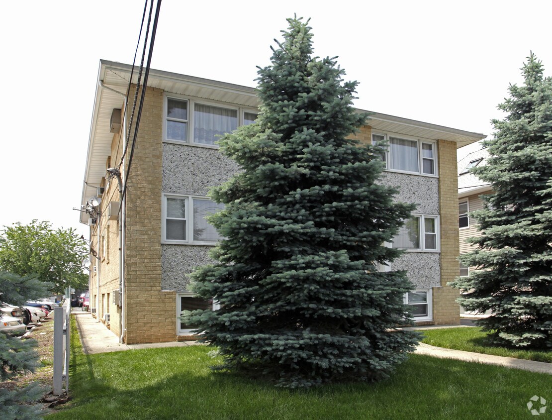 Building Photo - 38 W Elizabeth Ave